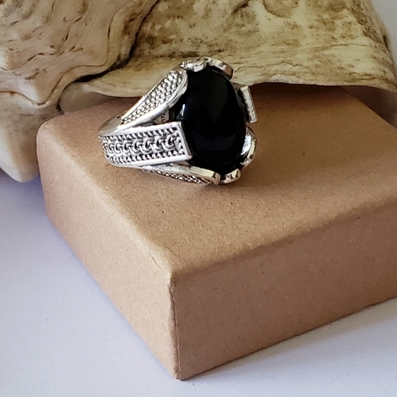 Jewelry - Silver and black precious stone ring, sz 6, NWT